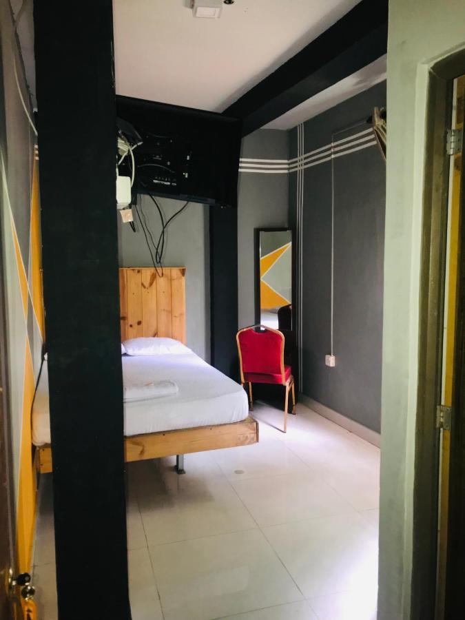 Alina Budget Hotel 卡杜韦勒 外观 照片