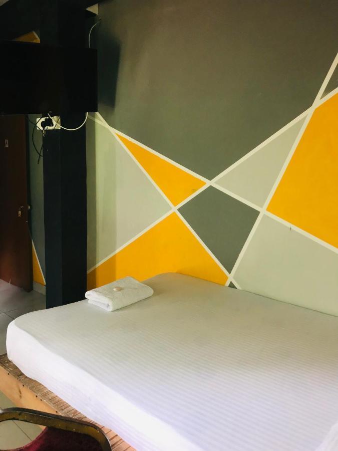 Alina Budget Hotel 卡杜韦勒 外观 照片
