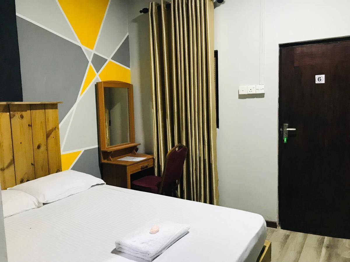 Alina Budget Hotel 卡杜韦勒 外观 照片