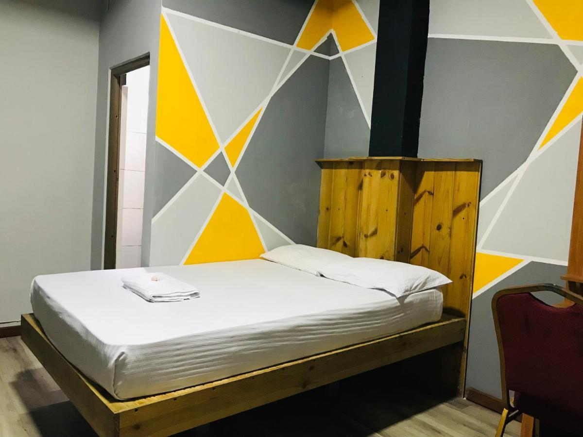 Alina Budget Hotel 卡杜韦勒 外观 照片