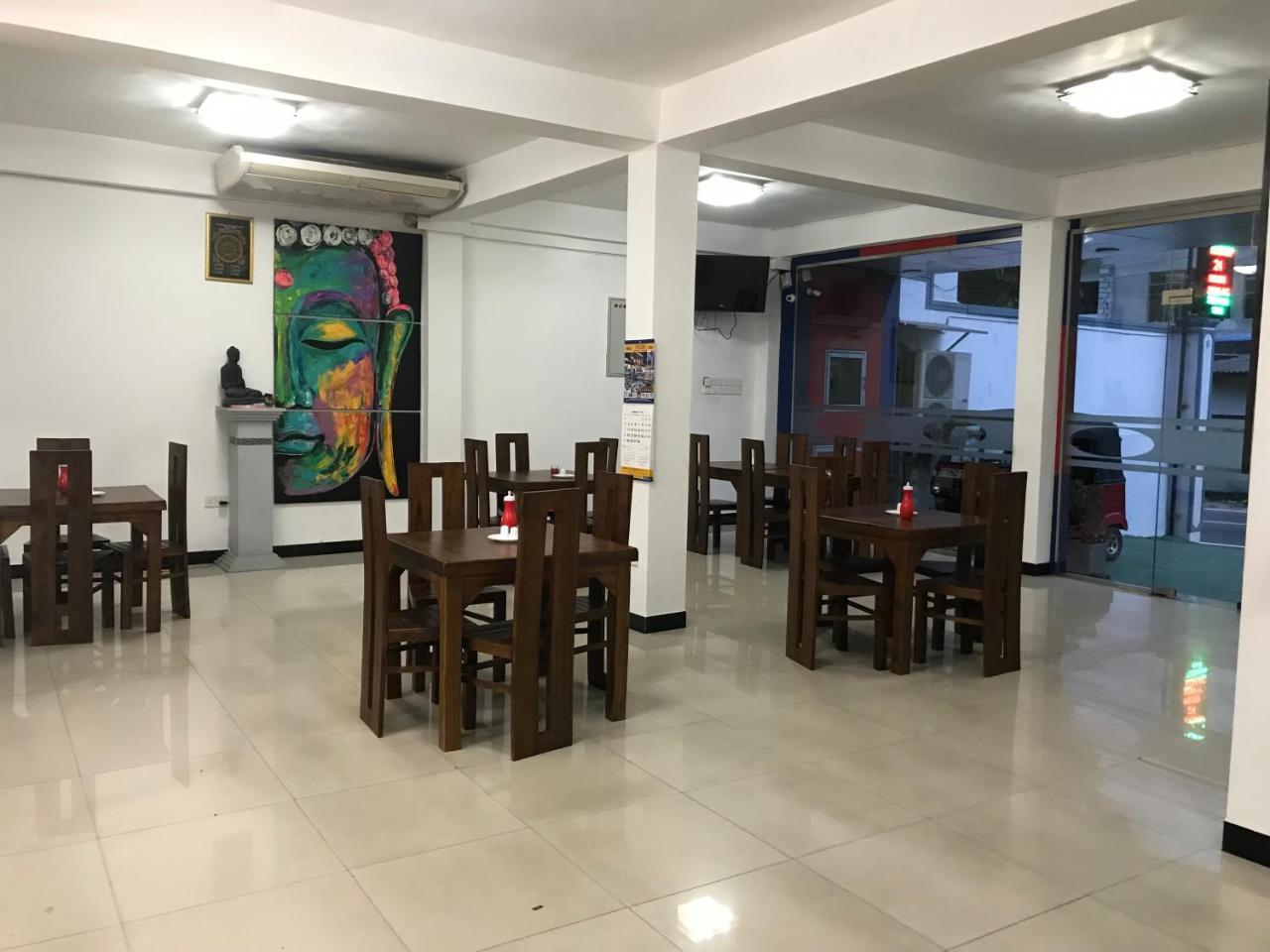 Alina Budget Hotel 卡杜韦勒 外观 照片