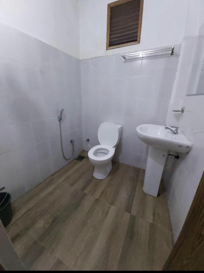 Alina Budget Hotel 卡杜韦勒 外观 照片